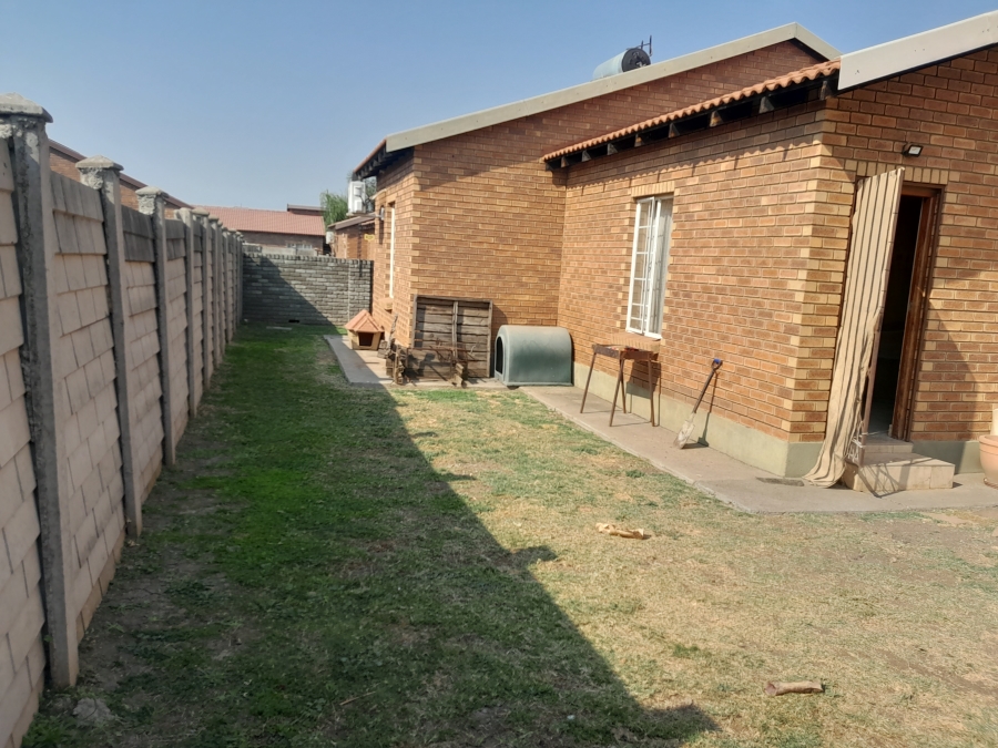 3 Bedroom Property for Sale in Waterval East North West
